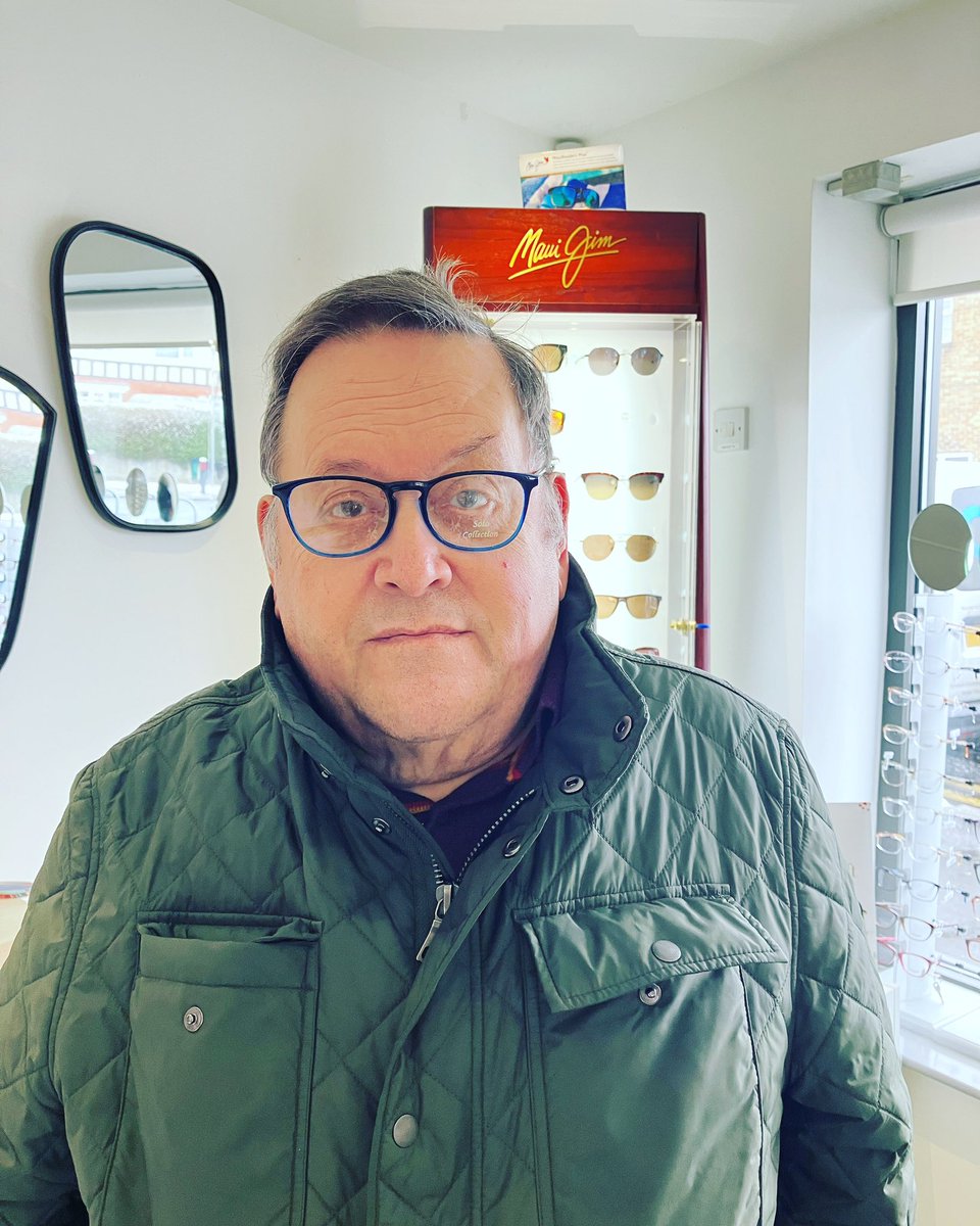 gilesgate's tweet image. New veri-focals to stop me buggering about changing my specs 😎#oldageproblems