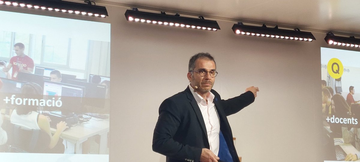 Presentació del nou Institut TIC de Barcelona. 
Aposta decidida del <a href="/consorciedubcn/">Consorci d'Educació</a>  i <a href="/educaciocat/">Educació</a> amb <a href="/lbertovila/">alberto vila</a> <a href="/laiabonetrull/">Laia Bonet</a> i <a href="/JosepGCambray/">Josep G. Cambray</a> 

La societat digital és el present i el futur.

<a href="/fib_upc/">FIB - UPC</a>