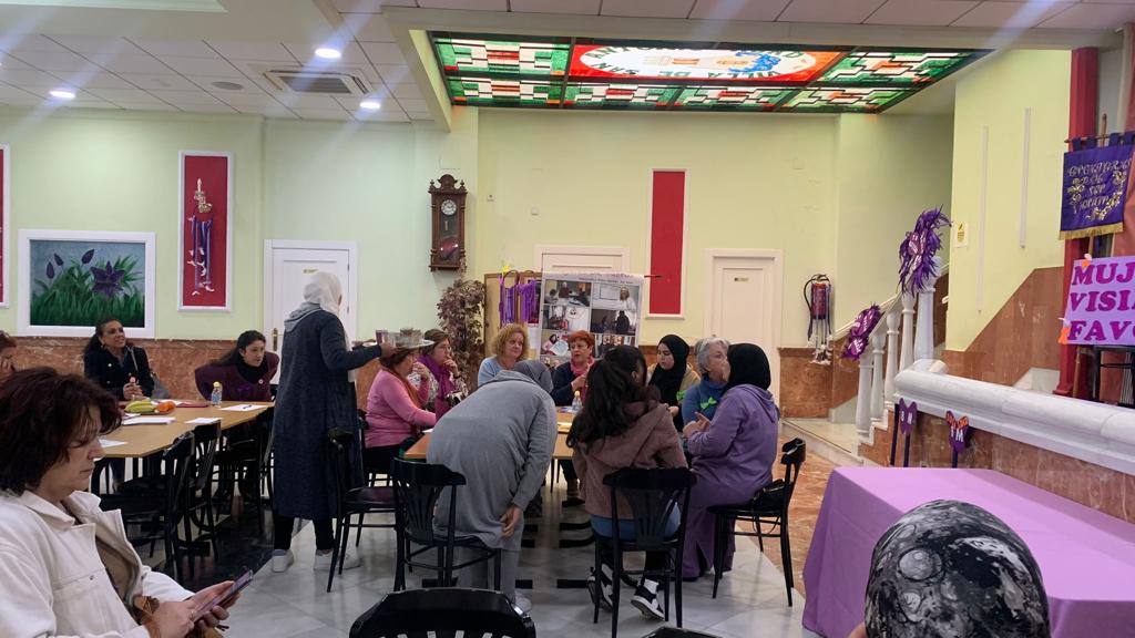 psoe_ct's tweet photo. Hemos asistido a las jornada de trabajo de la @FAVCAC1 con motivo del “Día Internacional de la Mujer”.
@andreu_isa y Caridad Rubio han participado en las actividades para resaltar el papel de las mujeres en el movimiento vecinal.
#LiderandoElProgreso #CartagenaLaRazón https://t.co/yXnaqDqL4J