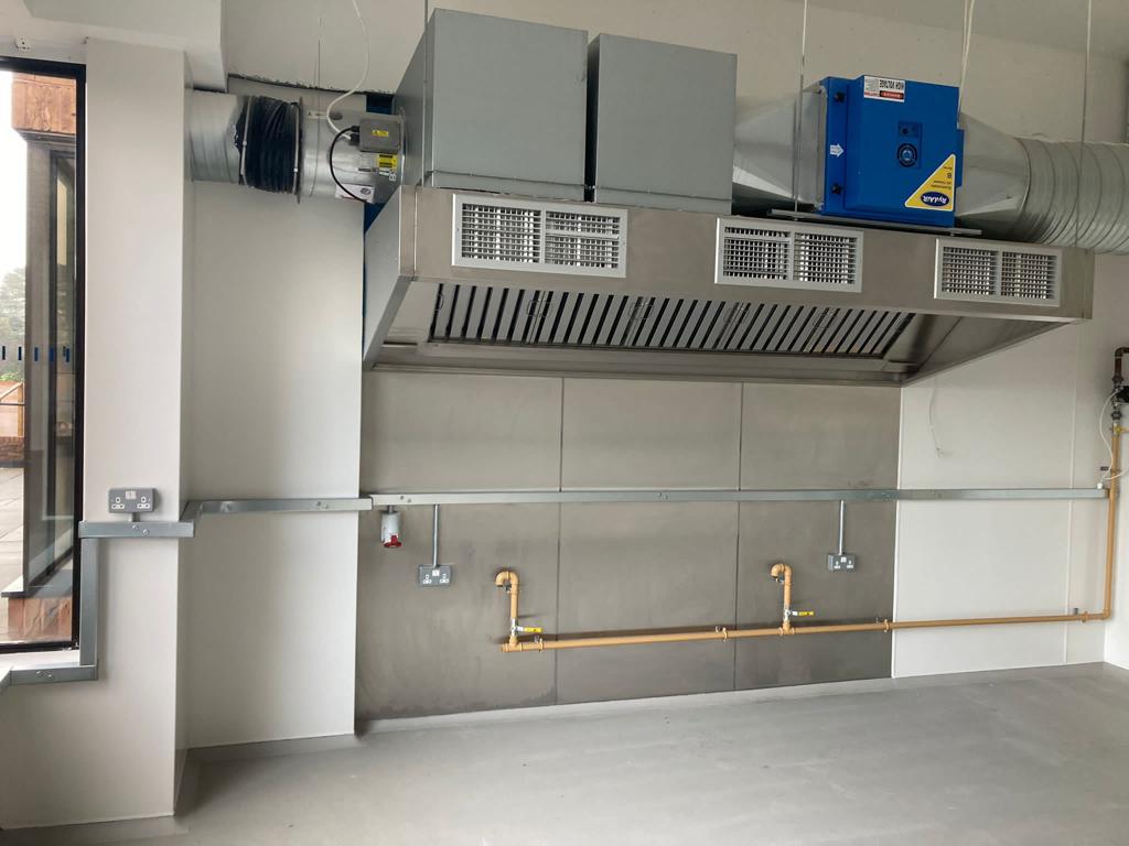 DephnaGroup's tweet photo. Looking for a professional #kitchen to take your culinary creations to the next level? Look no further! 

Our #CommercialKitchens in Whetstone, #Barnet have all you need to cook up a storm. 

Rent today and let your creativity shine!🌟

https://t.co/88mFdGhA3o

#FoodEntrepreneurs https://t.co/oQJbSSsG2v