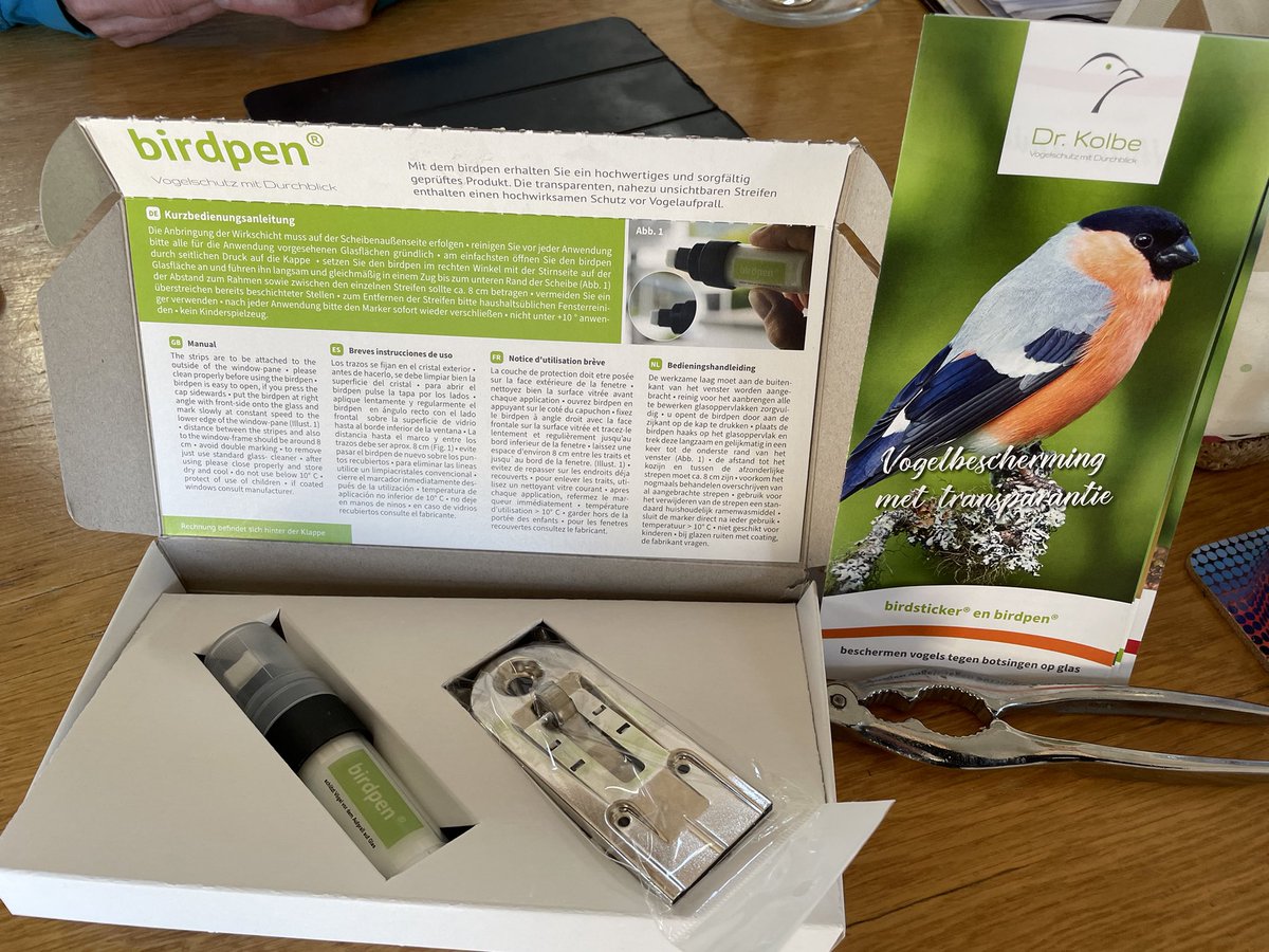 ytjepoppinga's tweet photo. @WeerkampJos #birdpen… om je ramen vogelproof te maken, te koop bij @vogelnieuws #vogelbescherming https://t.co/reL7xxRfaV