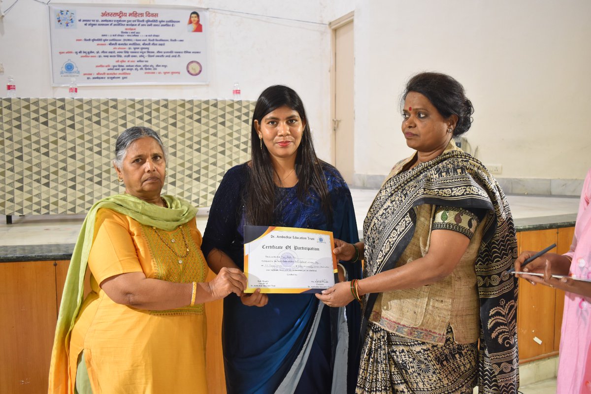 सम्पूर्ण भारत से हमने 100 ताकतवर महिलाओं को 7 फरवरी दिल्ली में सम्मानित किया था उन 100 महिलाओं ने होलिका दहन का बहिस्कार करके महिलादिवस मनाया।
दिल्ली हिन्दू कॉलेज में इस तरह मनाया 
 सबको बधाई आपने महिला विरोधी त्यौहार के स्थान पर महिला सम्मान चुना
Team #voiceofwomen