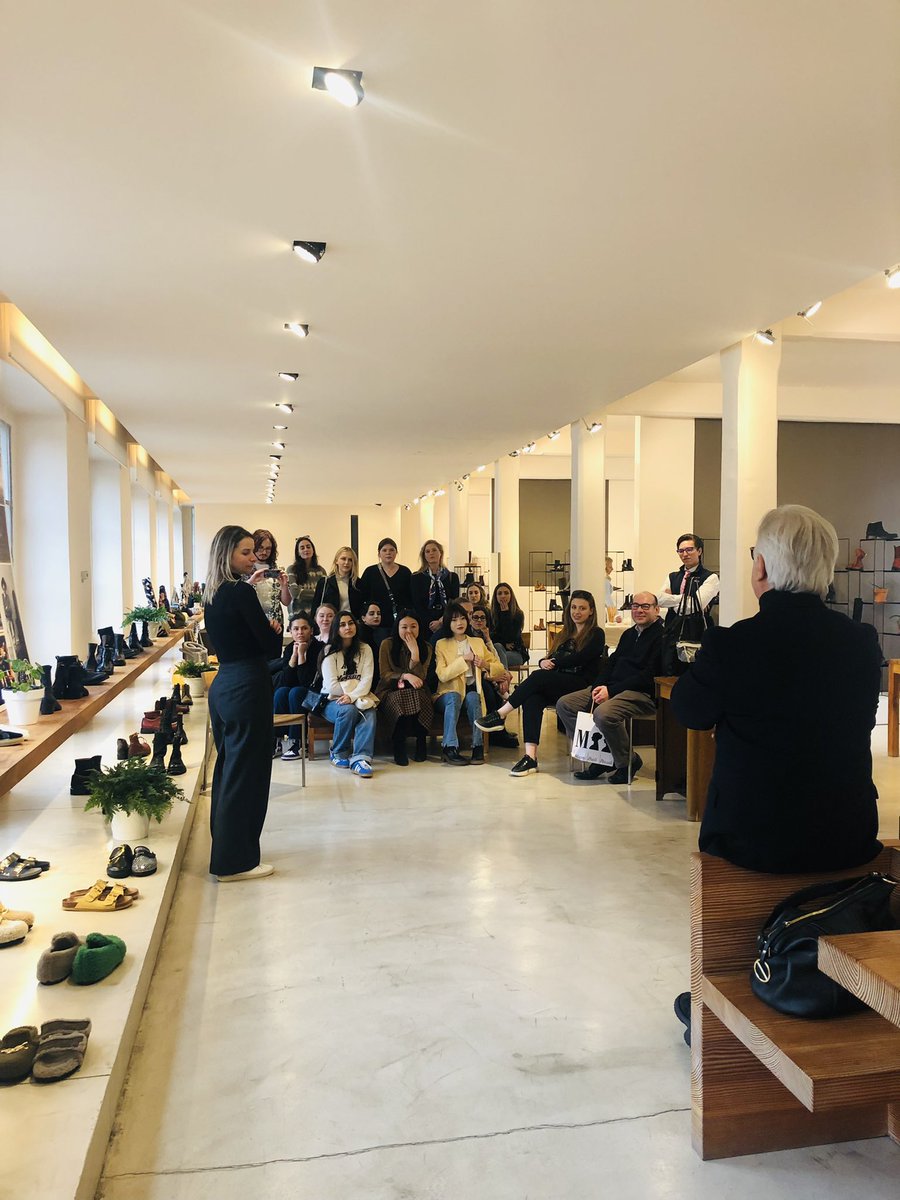 Your_Image_'s tweet photo. Trasmettere alle nuove generazioni le competenze teoriche e pratiche per lavorare nel settore #fashion e #Luxury .@SothebysInst #master #progettomilanoshowroom #incontro #Londra #milano https://t.co/OecWXklKfW