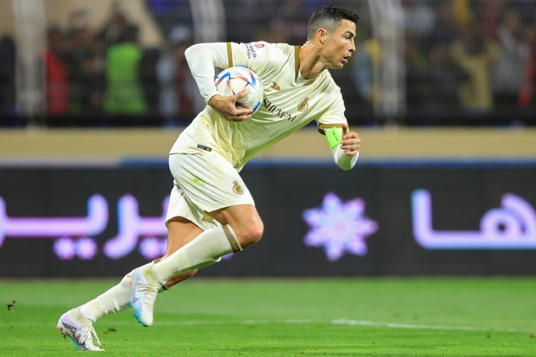 BeSoccer_Pro's tweet photo. Con Cristiano sin jugarla y Messi eliminado, así queda la carrera del gol de ambos en la #UCL: 

▪️Total:
🇵🇹140 🇦🇷129

▪️En fase de grupos:
🇵🇹73 🇦🇷80

▪️En fase final:
🇵🇹67 🇦🇷49

▪️En octavos:
🇵🇹25 🇦🇷29

▪️En cuartos:
🇵🇹25 🇦🇷12

▪️En semifinales:
🇵🇹13 🇦🇷6

▪️En finales:
🇵🇹4 🇦🇷2 https://t.co/1Bnuwa5i4z