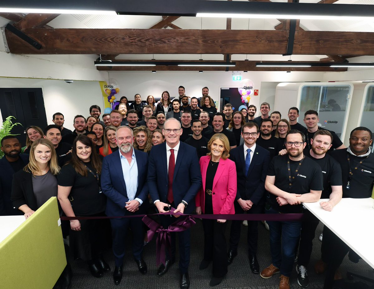 The all-in-one productive platform, @clickup, has officially opened a new office in Dublin. The new European HQ expects to #hire hundreds more EMEA team members across various departments by the end of 2025. 
Read more here hubs.li/Q01G1PV-0