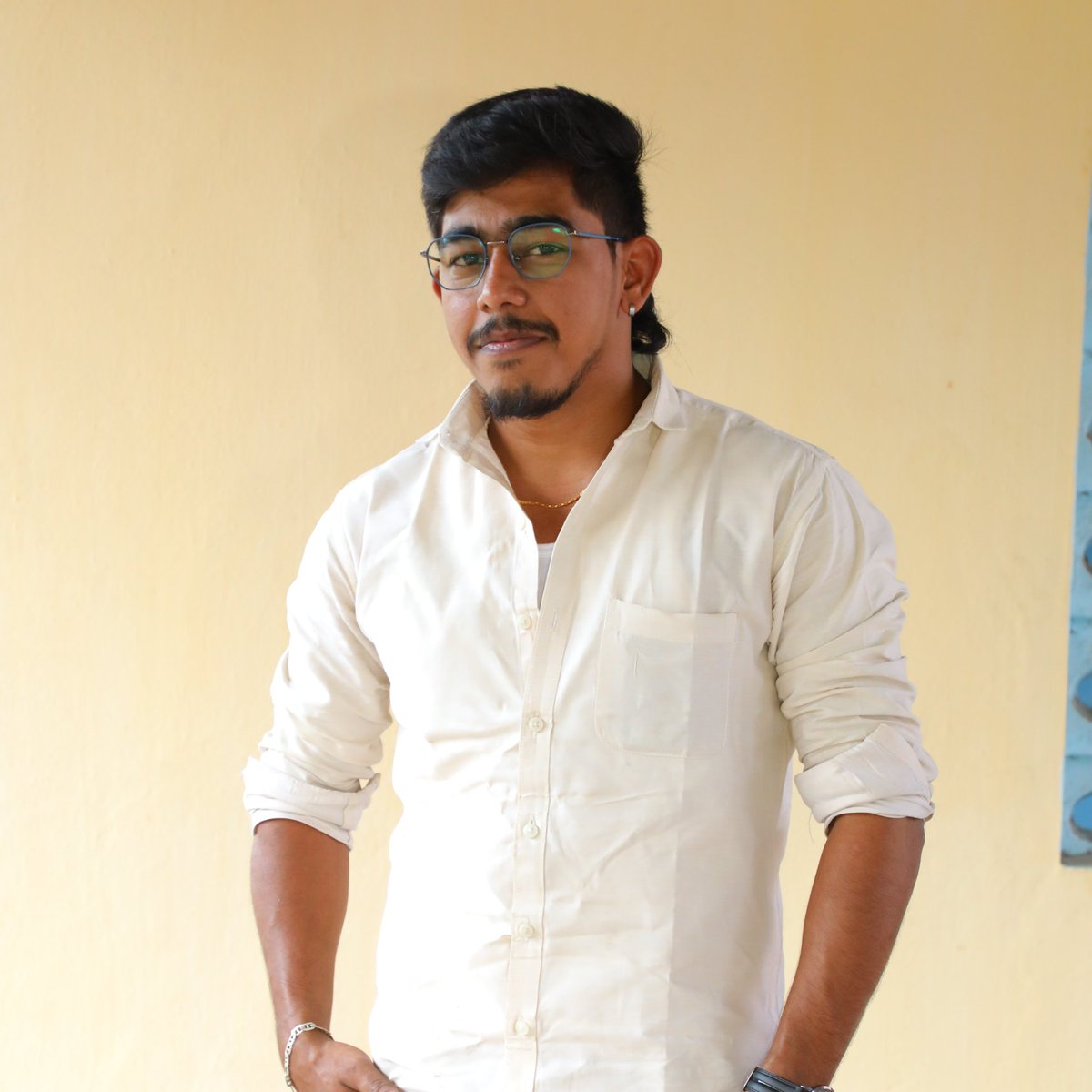dineshkumar2498's tweet photo. #NewProfilePic https://t.co/ZVZxnQNUfT