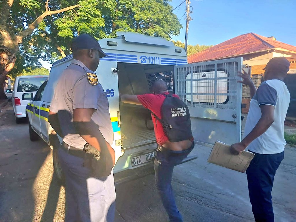 Jo'burg Metro Police Department - JMPD tweet media