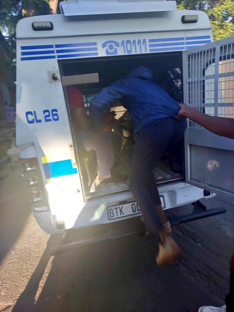 Jo'burg Metro Police Department - JMPD tweet media