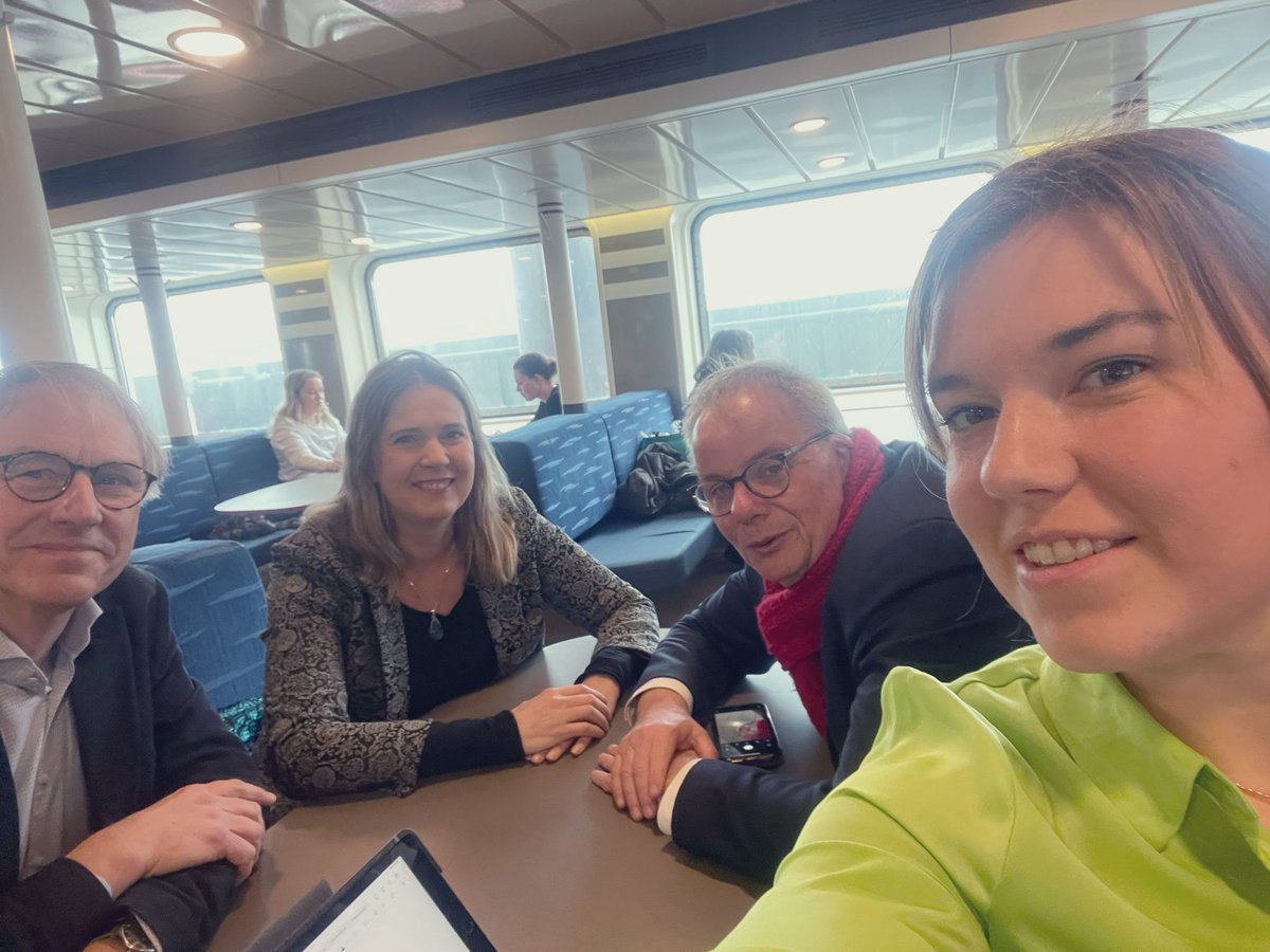 lisaedema's tweet photo. Rood-groen overleg voor het debat op de wadden van @RoyalWagenborg  ⛴️ . Met @iljazonneveld @JochemKnol @JaapStalenburg . #linksewolk https://t.co/X2jmRZclpq