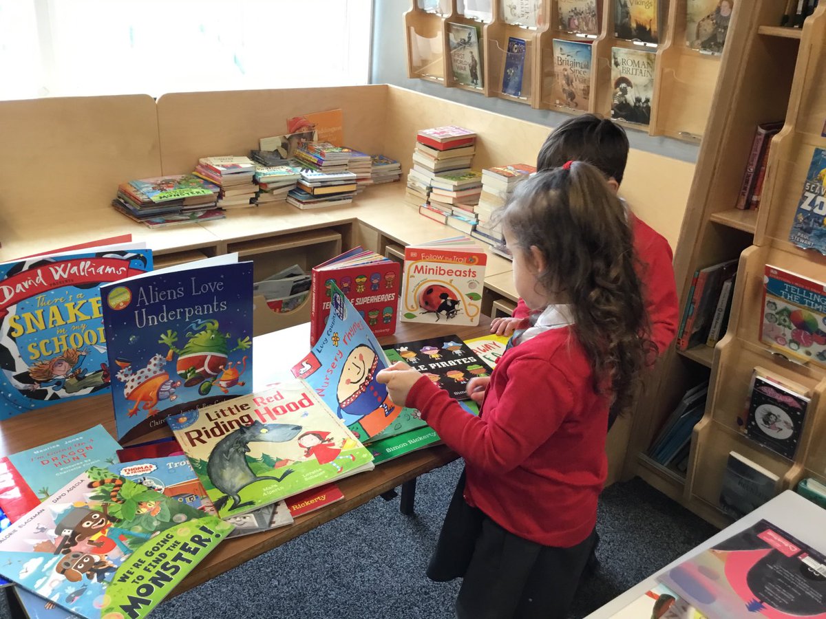 HFyear2's tweet photo. πππOur Holy Family Book Swap has started πππ
Every child will bring home a book tonight #readingforpleasure #readingwithfriends #readingwithfamily https://t.co/cTzC2mEaAy