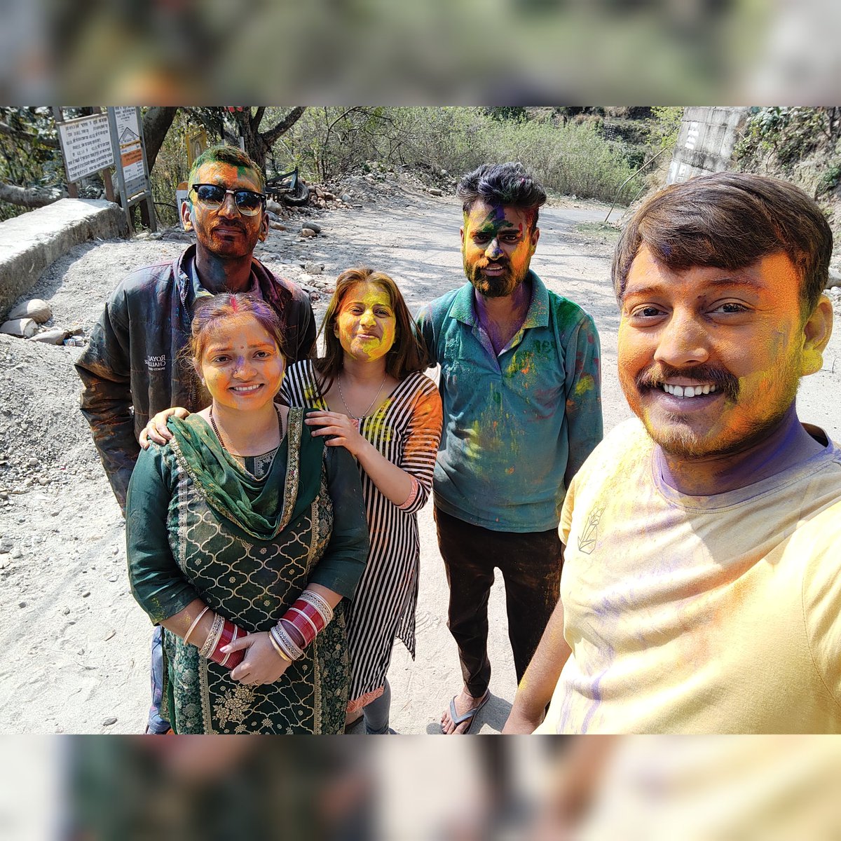 RishavBharmoria's tweet photo. ज़िन्दगी में मिला हर शख़्स होली सा था 
कुछ रंग बदलते गये…तो कुछ रंग भरते गये https://t.co/nsyIfY63PE