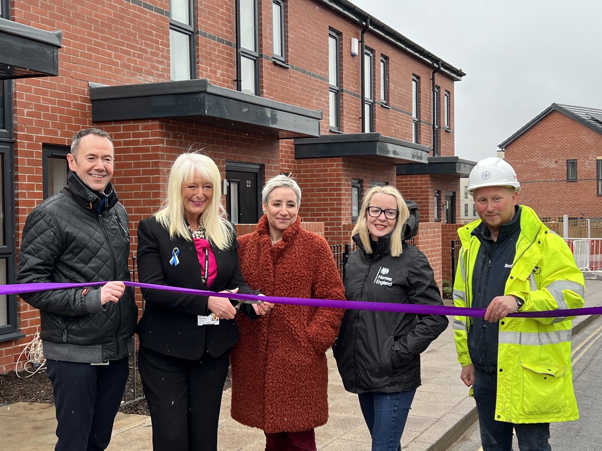 Love an opening gig . Down @ Hopes Carr in Stockport. Culmination of 20 years of blood sweat and tears 😭 for ⁦<a href="/yourseddon/">Seddon</a>⁩ in conjunction with ⁦<a href="/HomesEngland/">Homes England</a>⁩ ⁦<a href="/viaducthousing/">Viaduct Housing</a>⁩ and ⁦<a href="/StockportMBC/">Stockport Council</a>⁩ … well done everybody