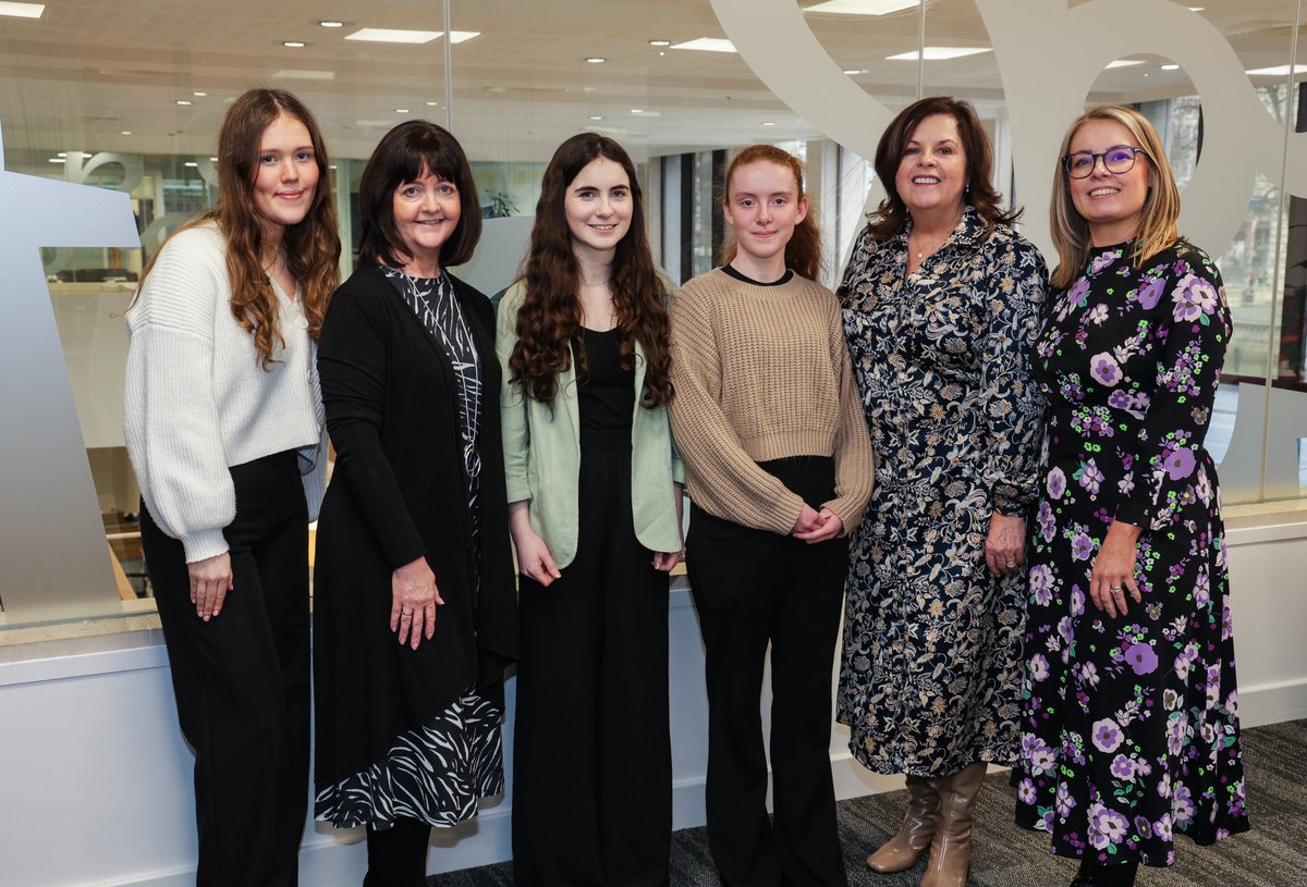 DanskeBank_UK's tweet photo. This week we were delighted to welcome 13 girls from the @SistersIN_HQ leadership programme to work with their Danske mentors &amp; take part in sessions on everything from how we use robots, to CV skills! The future is bright with these young future leaders 🌟 https://t.co/trf4BHoCYX