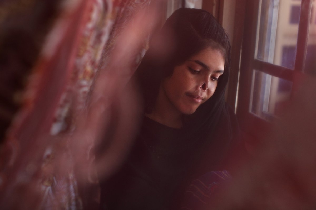 This beautiful, dream-like portrait of Bibi Aisha was part of @stephsinclair's phenomenal global project, @2young2wed, now a non-profit organization. To support their important work, visit: bit.ly/tytwafghanistan