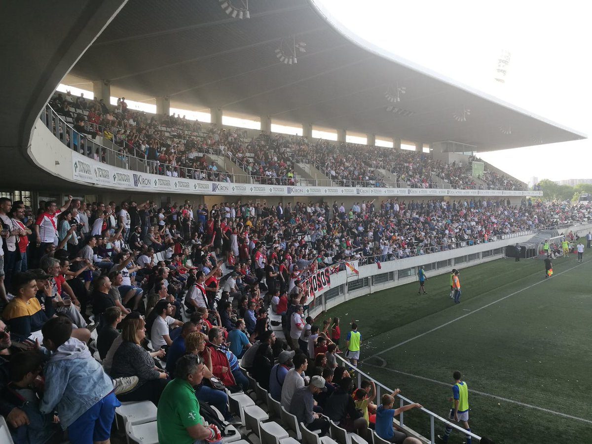 🏳️🚩🏳️Bon dia afició! 

🏟️Diumenge, a les 12.30 h, davant la <a href="/uesantandreu/">Unió Esportiva Sant Andreu</a>,  ho tornem a fer?

#PosatlaFranja♦️