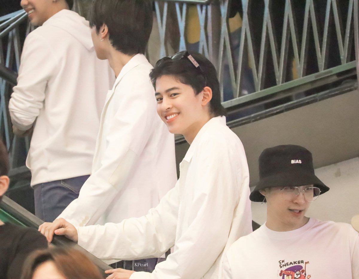 SaturdaysM0on's tweet photo. ในที่สุดก็มีรูปทั้งสองฝั่งตอนที่เขามองกัน สายตาคลั่งรักทั้งคู่อ่ะ 😌

ขอบคุณเจ้าของรูปทั้งสองด้วยนะคะ รวมกันแล้วเป็นโมเม้นที่น่ารักมากเลย 🙏

#ปอนด์ภูวินทร์ https://t.co/UAbE0V3FqJ