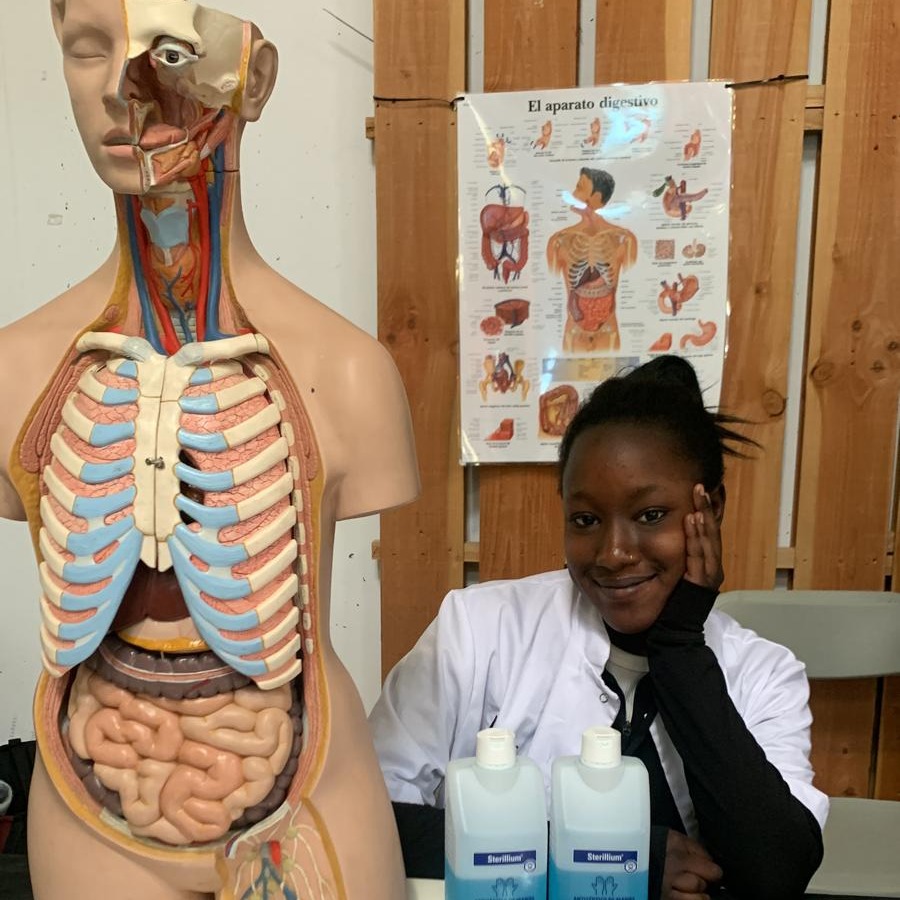FundacioImpulsa's tweet photo. 👩⚕️La Janna és #Impulser del #BaixEmpordà i ha representat el cicle de #FP que està cursant en Cures d'Auxiliar d'Inferemeria al Saló dels oficis i les professions de St. Antoni de Calonge
💙Ens encanta que els #Impulsers ens comparteixin moments importants per ells! https://t.co/LGW3eDM23s