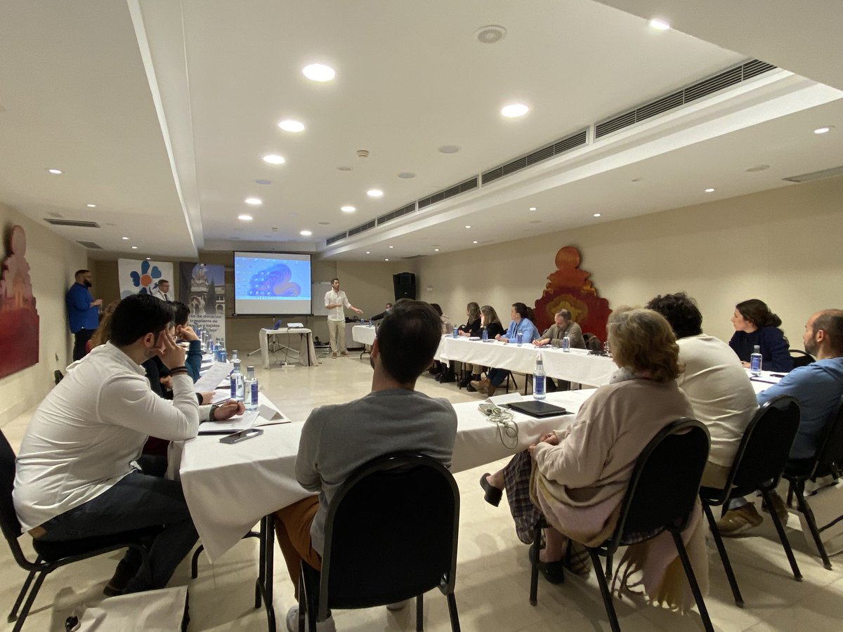 Hoy en el #cursoJuliaDelViejo_Ex <a href="/Miguel_DiazT/">Miguel Díaz-Távora</a> Coordinador de <a href="/CxTxMerida/">Coordinación Trasplantes de Mérida</a> y David Combarros, coordinador de Plasencia nos hablan sobre el Dco y mantenimiento en ME <a href="/Fundesalud_Ex/">FundeSalud</a> <a href="/ONT_esp/">Organización Nacional de Trasplantes</a>