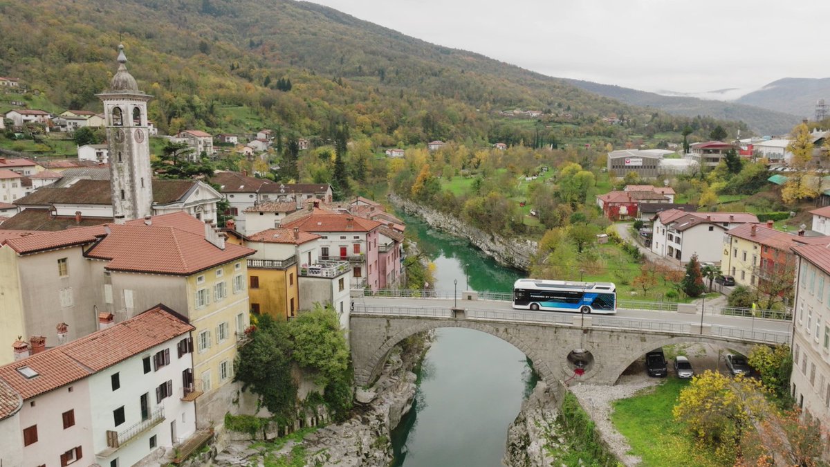 Fuelcellbus's tweet photo. #TBT Last November, the first Central &amp; Eastern European #Hydrogen Bus roadshow started in Slovenia! A series of interesting activities took place during those days! The #CEEH2Bus is part of the JIVE 2 project, co-funded by the @CleanHydrogenEU 

More at https://t.co/tsggxltqbv https://t.co/cyNPryp65g