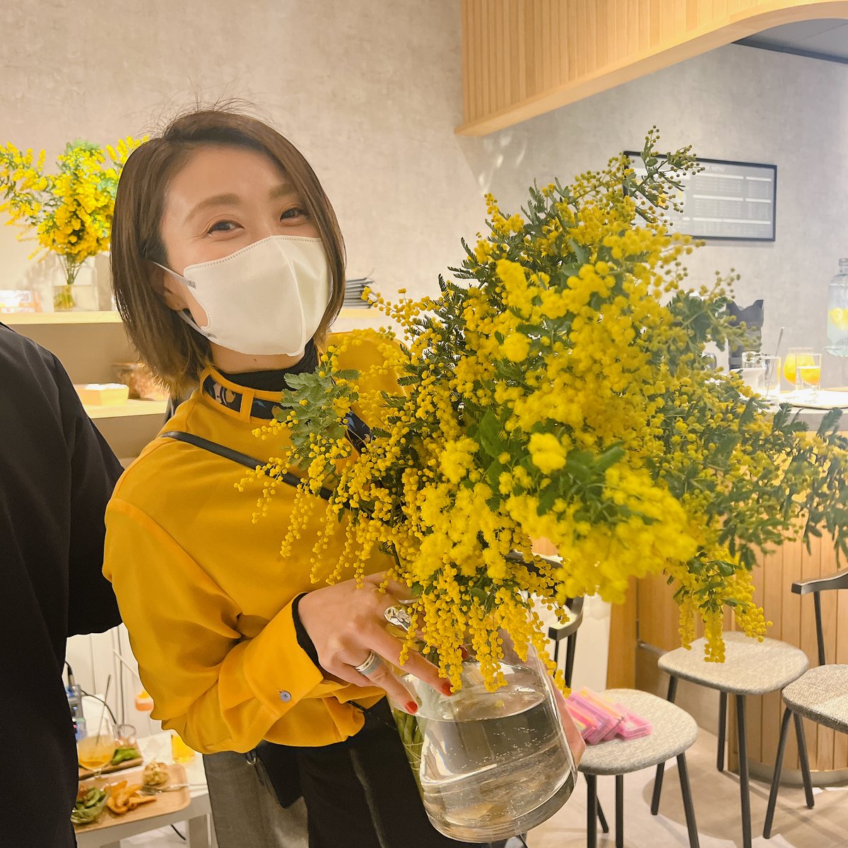 meetalkorg's tweet photo. さらに来場者ギフトとして「ミモザ」のお花のプレゼントも🌼

よいはな @YoihanaFlower さんによる #国際女デー のシンボルであるミモザの花で、会場が明るくエネルギーあふれる空間になりました。黄色いぽんぽんが可愛くて、見てるだけで元気をもらえます💐💐💐

#WWAs  #meeTalk https://t.co/iJIOgTTiXc