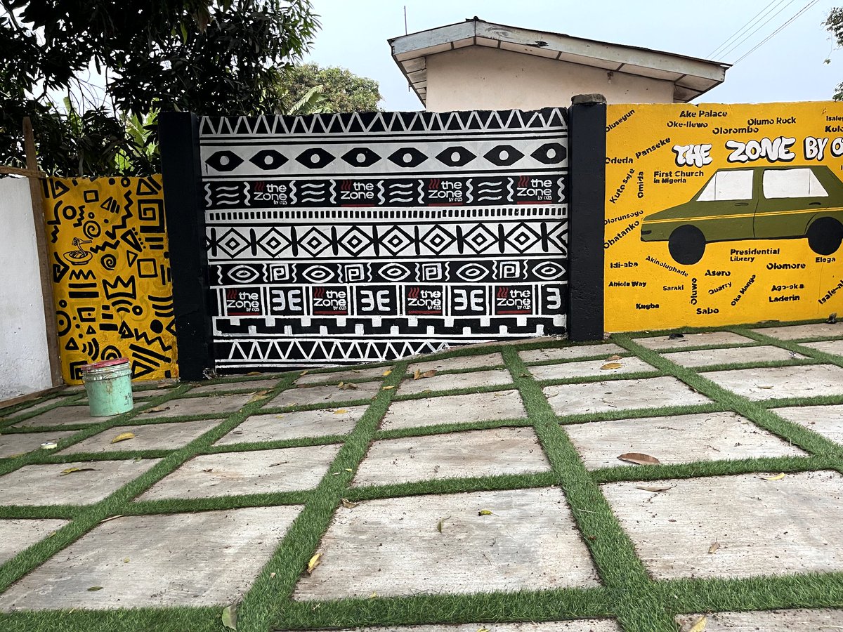 SemicEmpire's tweet photo. theZoneby025 at, ibara housing abeokuta.

#murals #abeokuta #ogunstate #InternationalWomensDay #HappyBirthdaySUGA #instagramdown #snow #SE https://t.co/IML8Qq5aHc