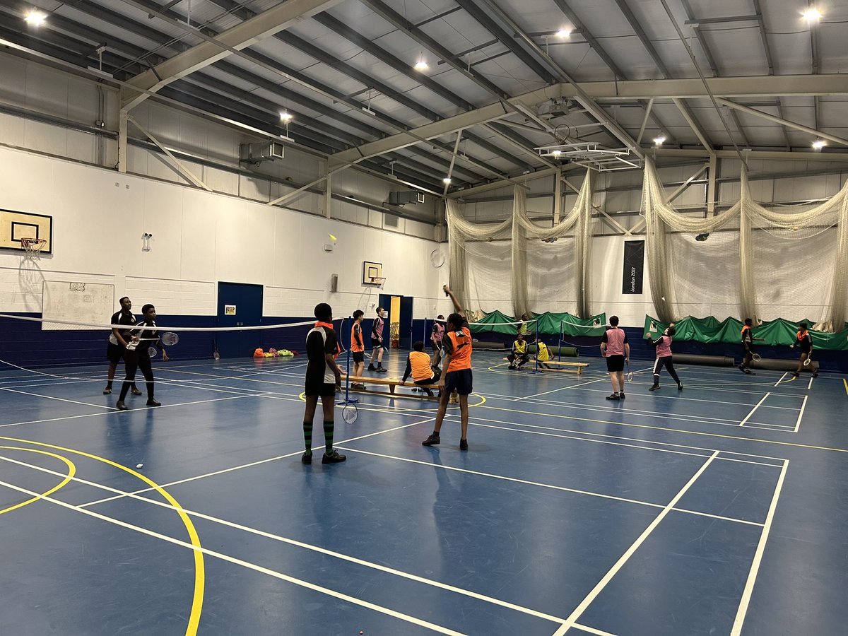 RyanCreightonPE's tweet image. Waterlogged pitches don’t stop us! Despite the rain, all of 9M3T had their kit and have been treated to an Enrichment lesson of badminton! Some excellent shots on show 💪🏼 
Back to Rugby next week ✅
@SCCBS_PE @StColumbasCBS
