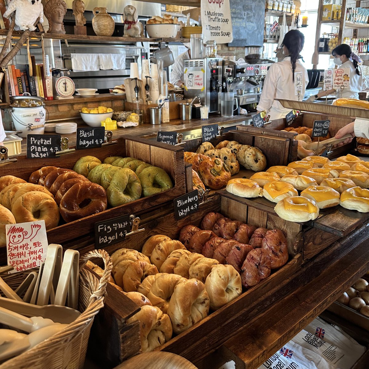 audreyosa3's tweet photo. 📍London bagel museum
#日常垢 #日常垢さんとつながりたい #韓国旅行 #韓国カフェ #韓国 #ベーグル #Londonbagelmuaeum https://t.co/EwZbAsouri