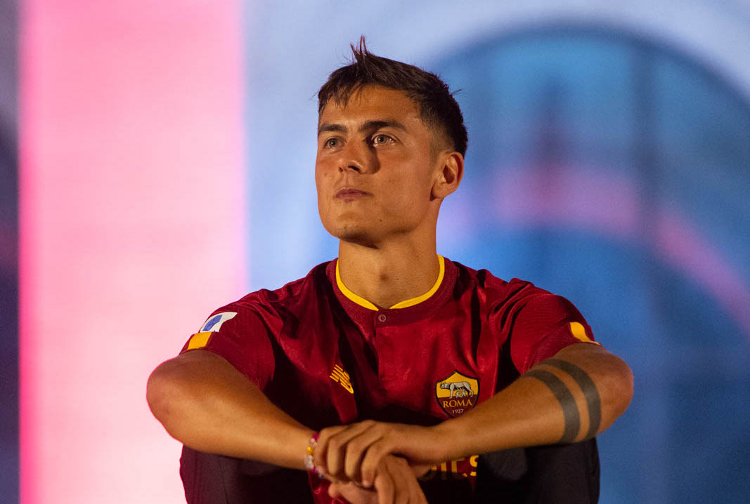 ManagingBarca's tweet photo. 🚨 Paulo Dybala (AS Roma): “I always watch La Liga. I really like Gavi and Pedri. I always admired Iniesta. I really like that style of play.” https://t.co/hx1Ex0eZpW