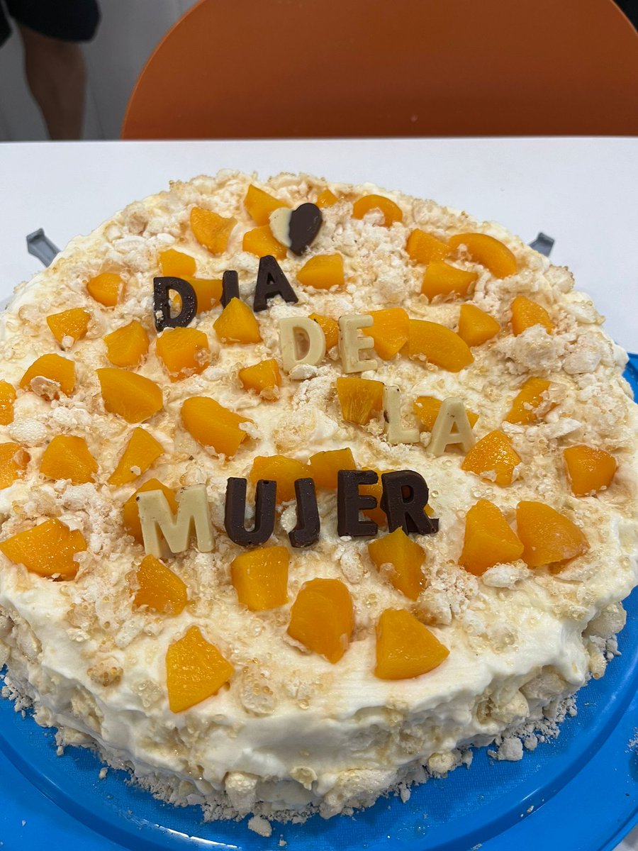 Yuri04518207's tweet photo. Gabriela nos a deleitado con  mucho amor lo cual lo a demostrado al llegar  toda eufórica y con alegría para compartir el día d la mujer a la hora d la comida muchísimas gracias #SunsetHarbourClub #DiaInternacionalDeLaMujer @GABRIEL42602234  @lourdesGober  @Radha_dadlani https://t.co/1J9XvESdAb