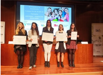 ADEFARMA's tweet photo. Entrega de los VI premios a la Excelencia TFG Adefarma-@BidaFarma . ¡¡¡Enhorabuena a todas!!!
Alba Pérez Bartolomé @UAHes 
Gloria Monedero Zar @ufvmadrid 
Inés Catoya Villa @USPCEU 
María Caballero Herráiz @unicomplutense  
Alba Martínez Férez @UPSCEU
Ana Ortega Santos @UAHes https://t.co/gGYX180TgE