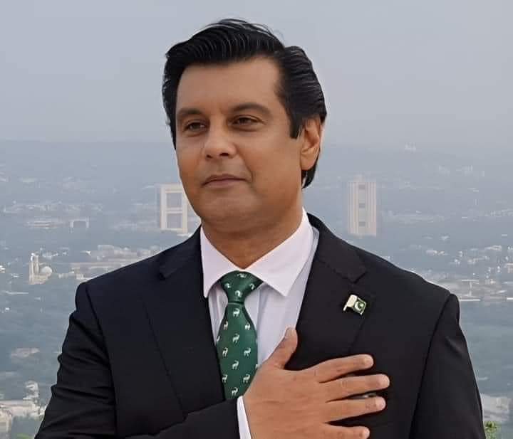 javerias's tweet photo. Respected @antonioguterres @AminaJMohammed @volker_turk @AAzoulay ,my journalist husband @arsched, was killed in Kenya on 23 Oct 22. He was booked in 16 fake cases in Pakistan.
I will remember ur representatives in Pak, and Kenya never helped me to get justice. https://t.co/SO363dH0l3