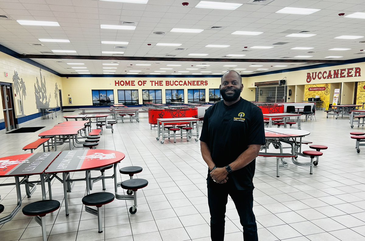 IngeniousCC's tweet photo. 👀Here’s what can happen between the end of your last lunch shift and 8:45pm. SAME DAY. Full cafeteria furniture installation. Students left on Wednesday and will have brand new seating for breakfast today! #instanttransform #overnightinstalls #ingeniousculinaryconcepts #remodel https://t.co/B1JjKjuitn