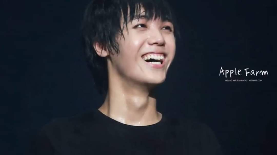 mblaq_is_back's tweet photo. Guys don't forget in a few hours is Mir's birthday 🎊

Let’s use the hashtag #HappyMirDay to celebrate his 32 birthday (33 Korean age).

Do you believe that our maknae is already 32? Time flies by so quickly.

March.10/1991 💜

#MBLAQ #엠블랙 #Mir #미르
#WaitingForMBLAQ https://t.co/ov2m7P51uG