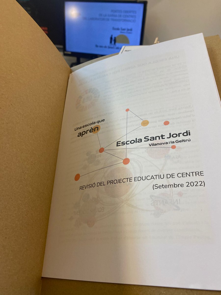 #LaboratorideTransformació, #visitescentres22-23 #aprenentatgeentreiguals @InnovacióE <a href="/santjordivng/">Escola Sant Jordi VG</a>
Matí d'aprenentatge increíble amb persones sàbies!