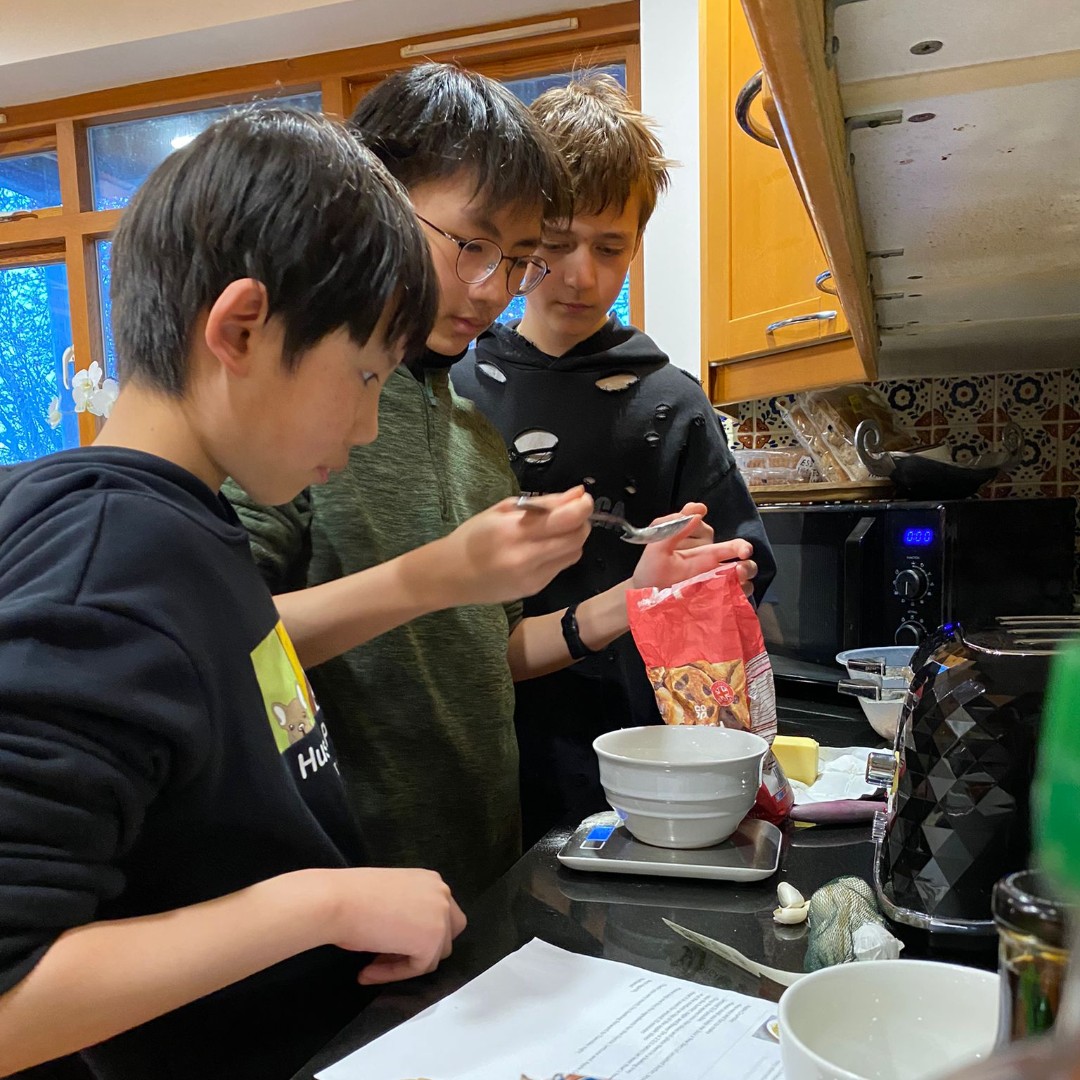 SJBWindsor's tweet photo. This week, a group of our #SJBWindsor boarders were invited to join Mr Hutchinson-Lawson and his family for an evening of cooking. Nathaniel (Year 8) cooked up quite the storm; dishes included crunchy spring rolls and homemade ramen. ππ¨βπ³ #SJBboarding https://t.co/bSKeI2GLyy
