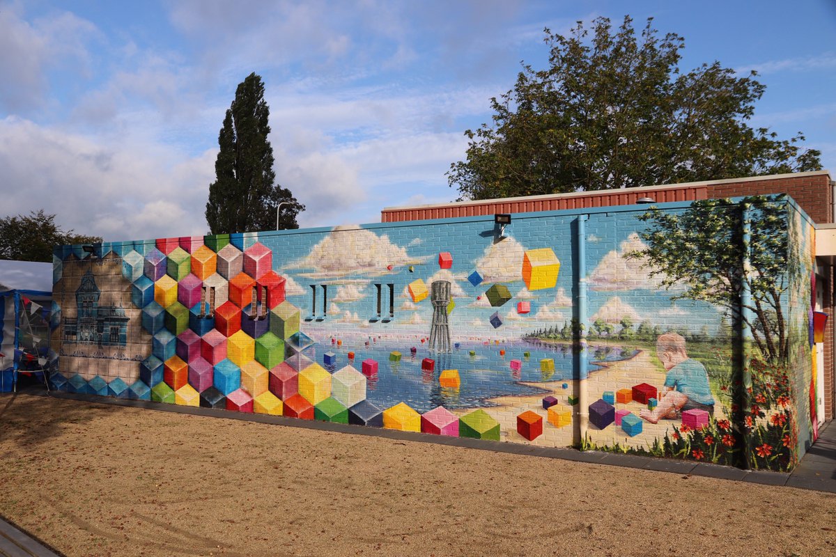 In 2019 werd deze prachtige Mural Art muur in de Blokken in Nijverdal onthuld! De Mural Art werkgroep is tot stilstand gekomen na het overlijden van initiatiefnemer Cees van Sparrentak, maar wil graag door. Wil jij helpen? Stuur dan een mail naar cultuurcaravaan@hellendoorn.nl.