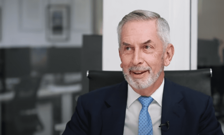 Terry Smith is often referred to as "the English Warren Buffett".

He runs Fundsmith which has a fund size of £22.8bn.

Despite the size, Fundsmith did a CAGR of 15.6%

In his book Investing for Growth, he explains his investing philosophy.

Here's a breakdown: