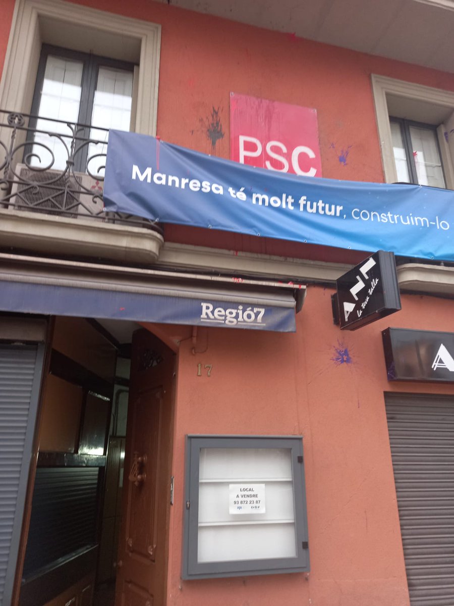 PSCBBS's tweet photo. Una autèntica pena que en un dia com ahir, s'utilitzi la lluita del 8M per atacar la nostra seu @PSCBBS . Totes les conquestes per la igualtat tenen segell socialista i en aquest camí seguirem sempre. https://t.co/YCEkDYD5Oy