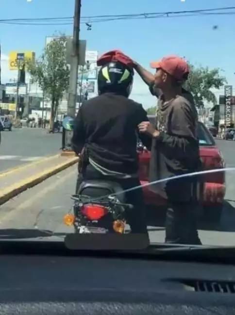 Nyari duit sama nyari ribut beda tipis