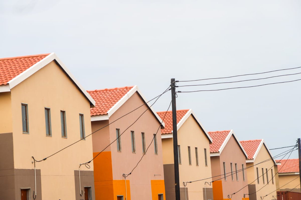 The_DHS's tweet photo. [IN PICTURES] The Ministerial delegation visit Kanku Road Housing Project expected to yield 360 units. Already 147 units have been fully completed. This project will benefit households currently residing at a temporary residential area in Isiphingo .

#HousingTheNation #MINMEC https://t.co/4sbYZVy8LL