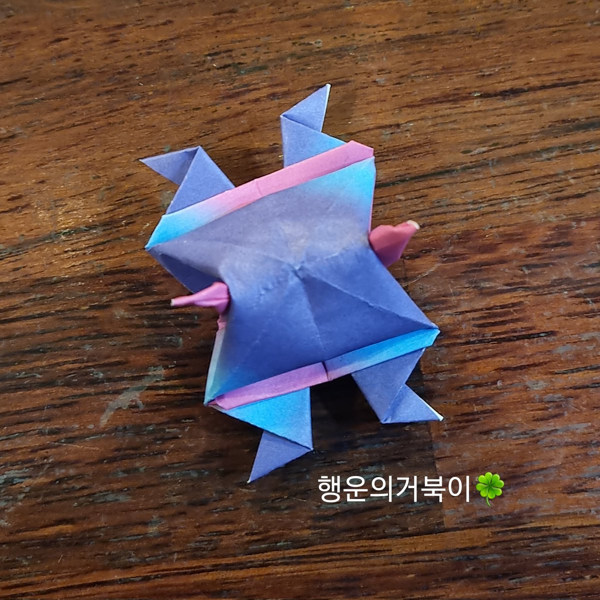 카페 너무 이쁘다... 
수지나 다시 한 번 생일추카해♥️♥️

#ALL_OF_ME_SOOJIN
#모든_시간_늘_수진이편