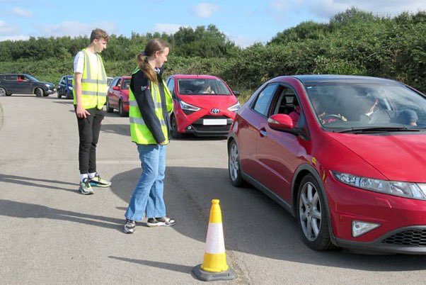 #Whatson: Pathfinder offers a four-day #SafeAt17 driving course from 7th to 10th August 2023 for rising 17-year-olds….
 
Find more 👉 bit.ly/3QBmwOv 
#allaboutnewport #safedriving #youngdrivers