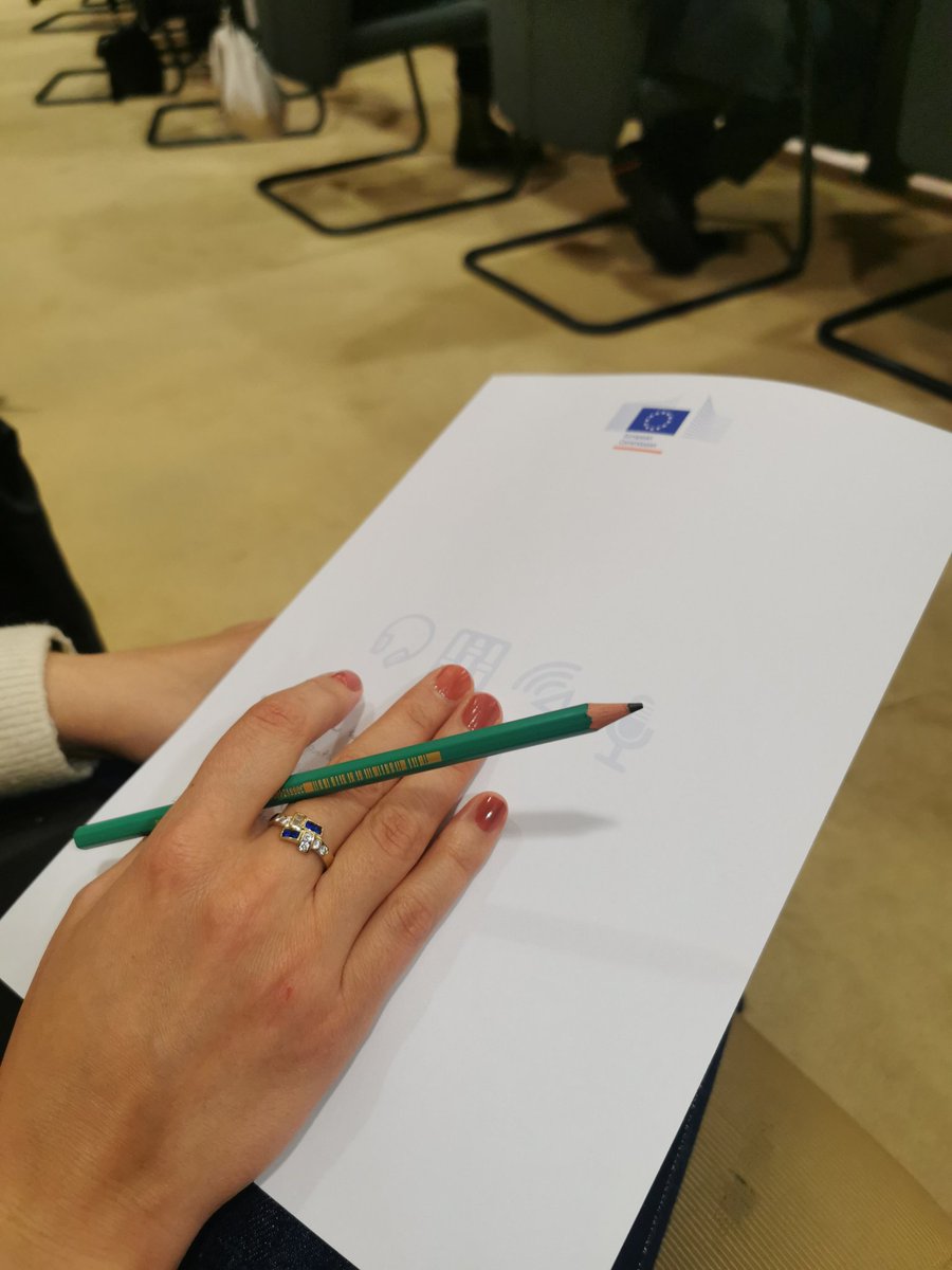 Take 3 minutes of your time and jot  down 10 things you are proud of where you showed your #superpowers
Congrats you did step one towards #mentalresilience
Thank you <a href="/EefkeJansen/">Eefke Jansen</a> for reminding us about these