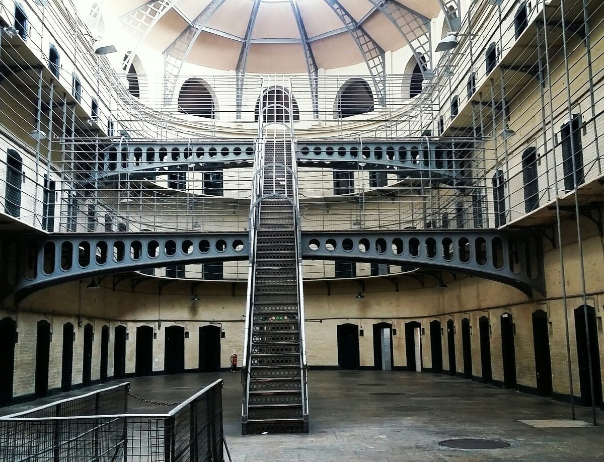 Next on our countdown to #stpatricksday is an iconic Irish location - Kilmainham Gaol in #Dublin. Find out its #haunted heritage with <a href="/Gr8BritishGhost/">Great British Ghost Tour</a>: 
greatbritishghosttour.co.uk/.../Kilmainham…...
#hauntedplace #hauntedplaces #Ireland #ghosts #ghoststories #paranormal  #stpatricksday2023