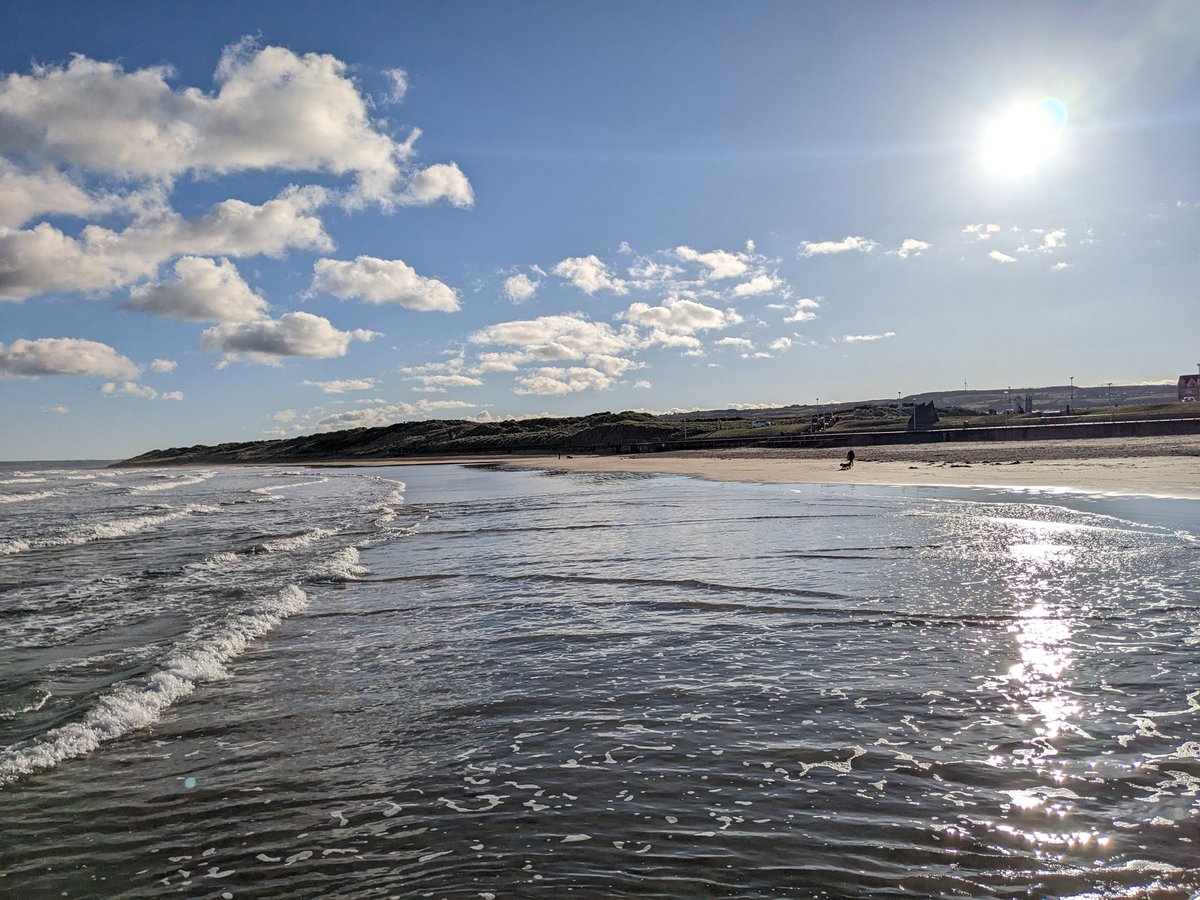 MariaMcAlis_NI's tweet image. I've dropped the kids to school, taken a brisk walk by the beach, computer on and WFH by shortly after 9am. Thanks to all employers who support work life balance and enable us to give back to our community. #makeithere @NITouristBoard @VisitCauseway