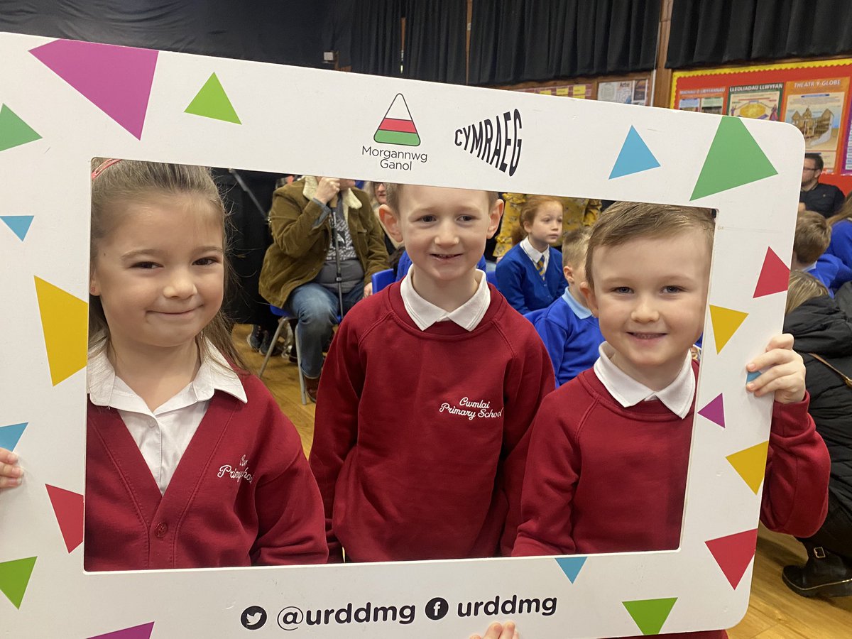 MrsKBarnett2's tweet photo. Pob lwc i’n gystadleuwyr llefaru yn Eisteddfod Cylch Llantrisant heddiw! 🤞🏻🏴󠁧󠁢󠁷󠁬󠁳󠁿

Good luck to our pupils in the recital competition in Eisteddfod Cylch Llantrisant today! 🤞🏻🏴󠁧󠁢󠁷󠁬󠁳󠁿 

@cwmlai @danielleeas @urddmg @EisteddfodUrdd @CSCSiarterIaith @CSC_Cymraeg https://t.co/ipFc1Idamb