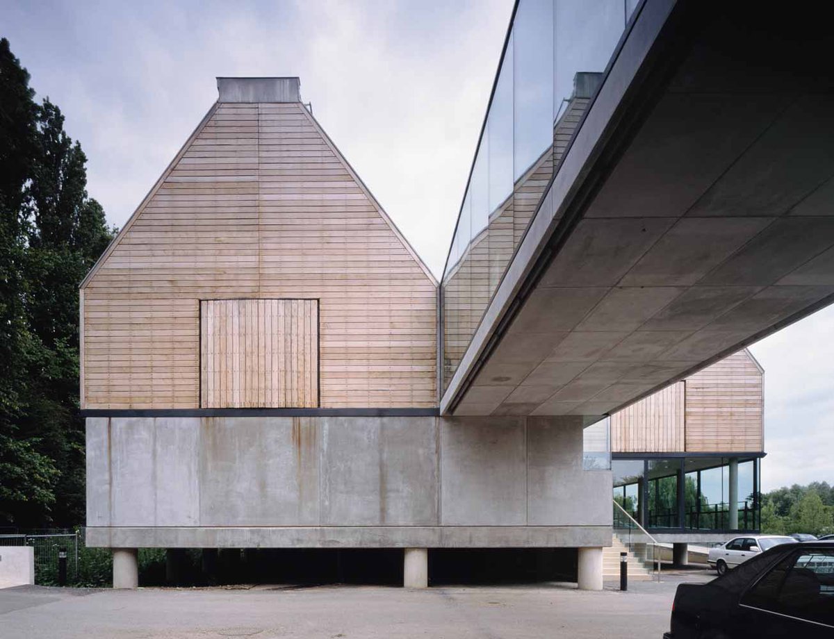 ondiseno's tweet photo. David #Chipperfield, arquitecto cívico, urbanista y activista londinense se lleva el @PritzkerPrize 2023 🏅. Más de 100 proyectos construidos durante las últimas 4 décadas y repartidos por toda la geografía mundial avalan el galardón
👉https://t.co/uQPq6piSpS https://t.co/lpJ96P1wq0