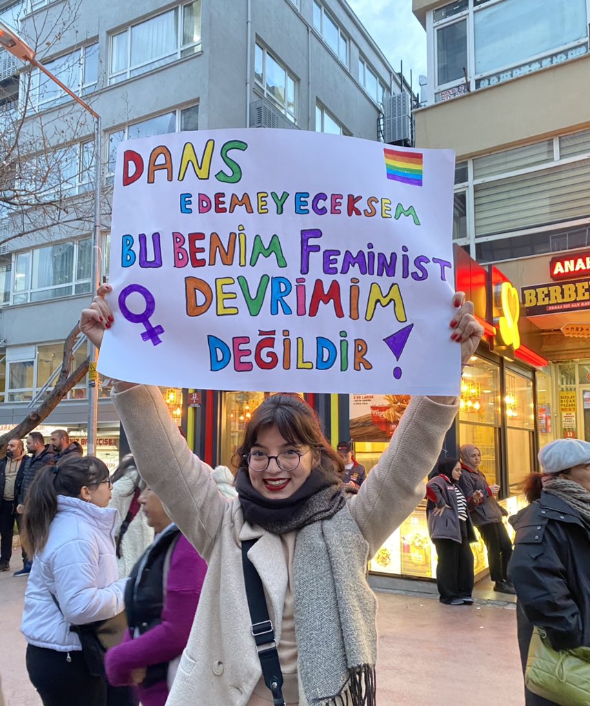 guleycanyildizz's tweet photo. #8Mart2023 #ankarafeministgeceyürüyüşü2023
#FeministGeceYürüyüşü https://t.co/5NqtzQj3aW
