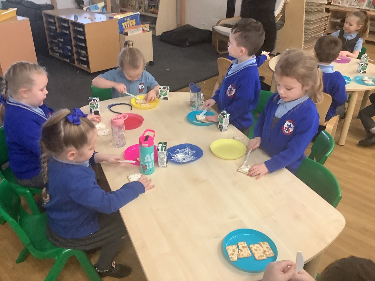 StGregorysRec's tweet photo. We enjoyed spreading cheese on our own crackers today for snack! They were scrumptious! @StGregorysNeth https://t.co/6k2l02Npz5