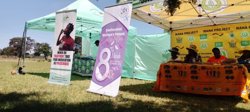 EmthonjeniWomen's tweet photo. Konke kulungile on International Women’s Day 2023. #IWD2023 commemorations in Tsholotsho #EmbraceEquity https://t.co/xoQWLYEwcu